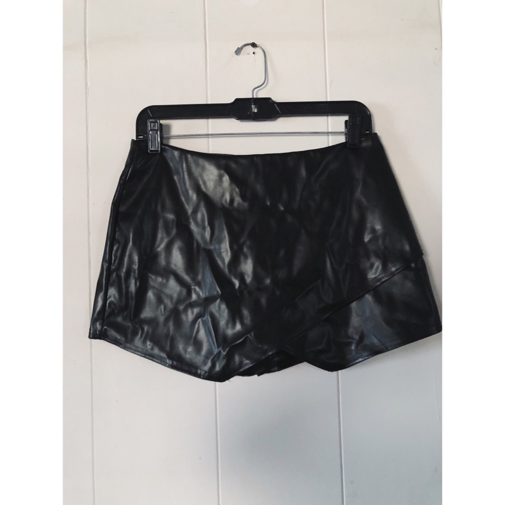 Black pleather skort